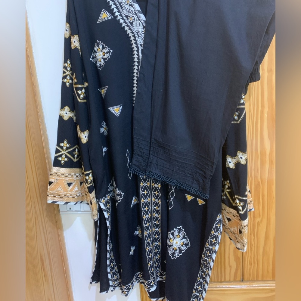 Sana Safinaz Black Dress - Picture 5 of 13